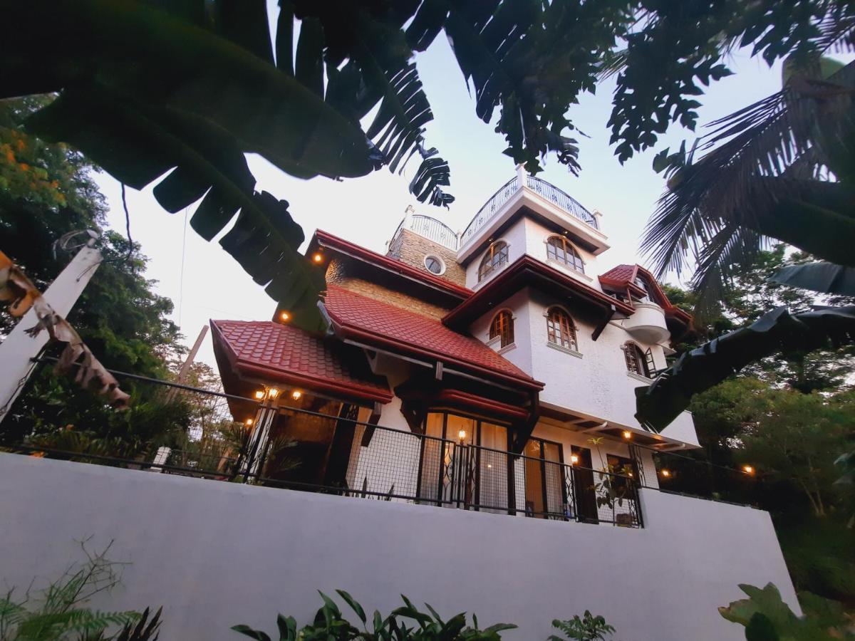 El Castillo Bed And Breakfast Angono Exterior foto