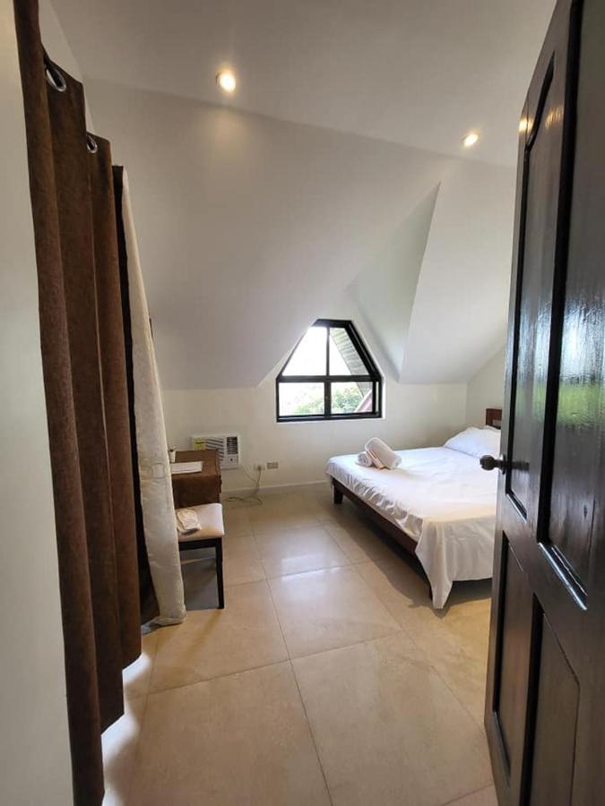 El Castillo Bed And Breakfast Angono Exterior foto