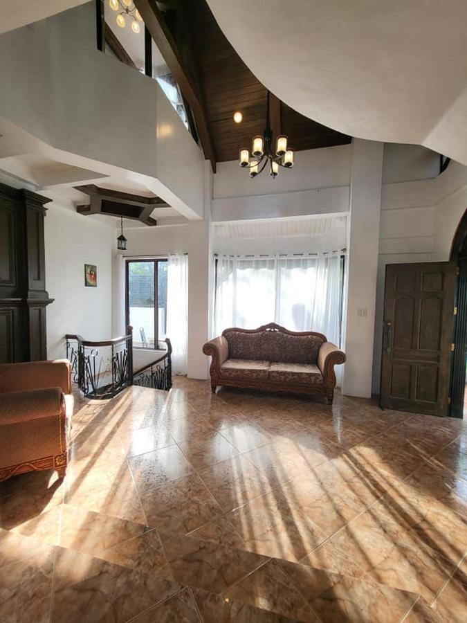 El Castillo Bed And Breakfast Angono Exterior foto